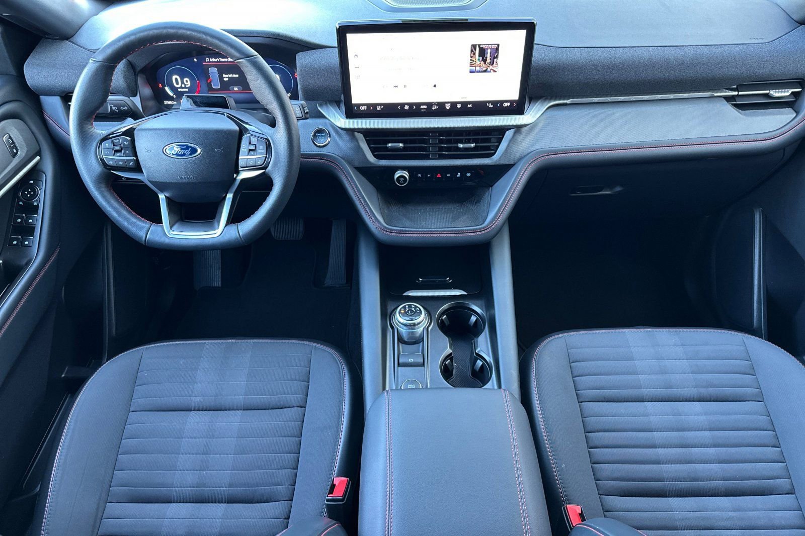 Certified 2025 Ford Explorer ST-Line w/ ST-Line Street Pack image 14