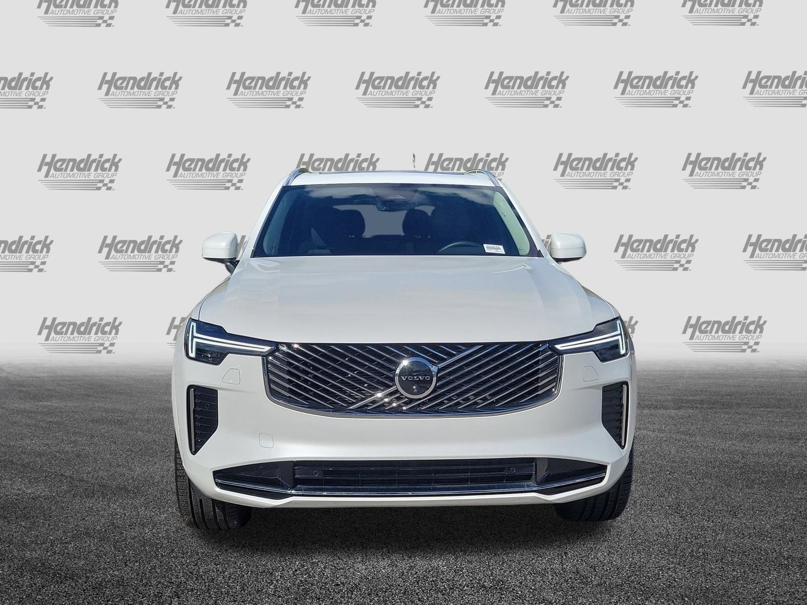 Used 2025 Volvo XC90 B6 Plus image 3