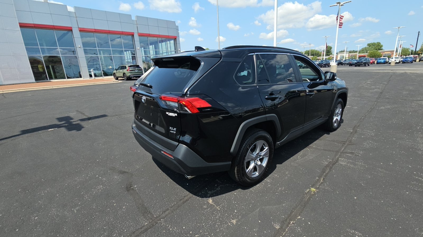 Certified 2025 Toyota RAV4 XLE AWD/4WD image 3