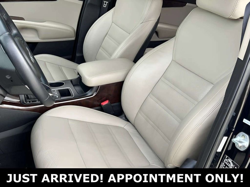 Used 2017 Kia Sorento EX image 7