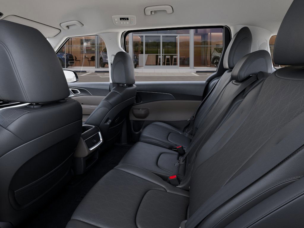 New 2025 Kia Carnival image 18