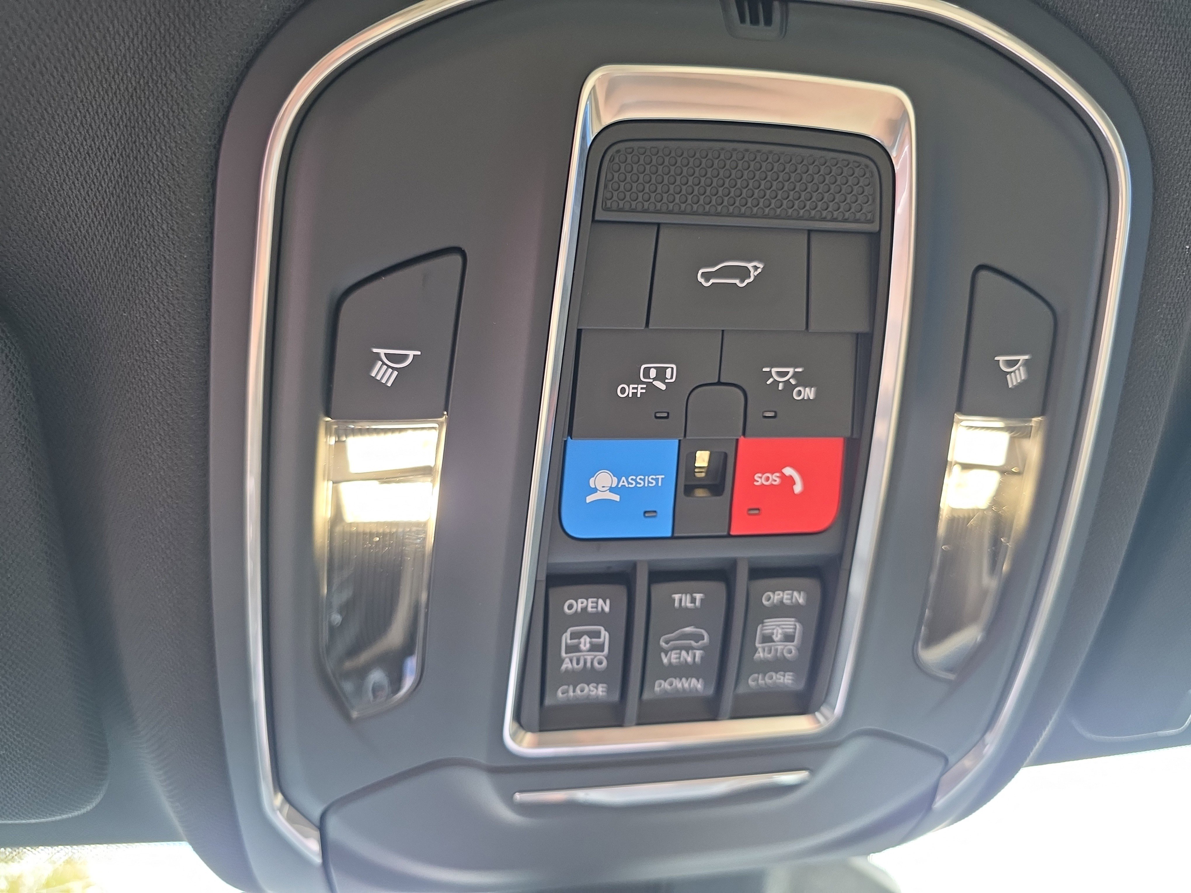 New 2025 Jeep Grand Cherokee Limited w/ Black Appearance Package image 6