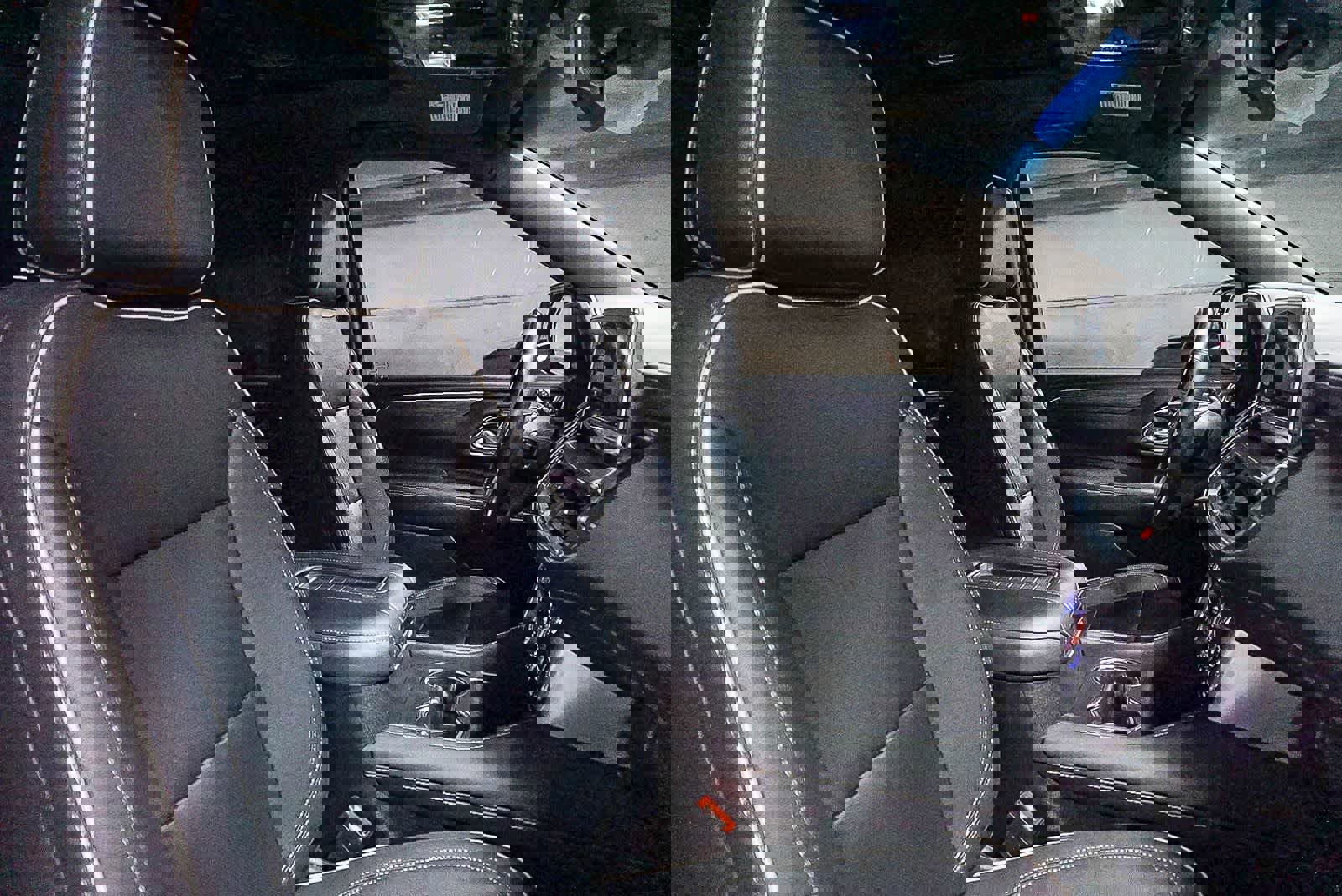 Used 2023 GMC Yukon XL SLT w/ SLT Premium Package AWD/4WD image 15