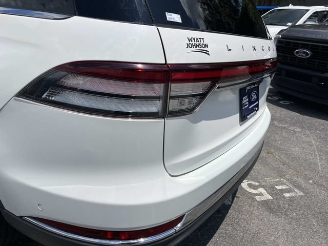 Used 2023 Lincoln Aviator Reserve w/ Equipment Group 201A AWD/4WD image 12