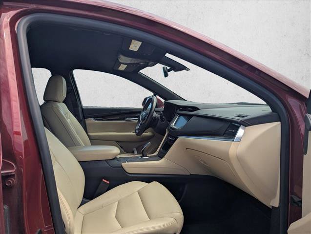 Used 2018 Cadillac XT5 FWD image 16