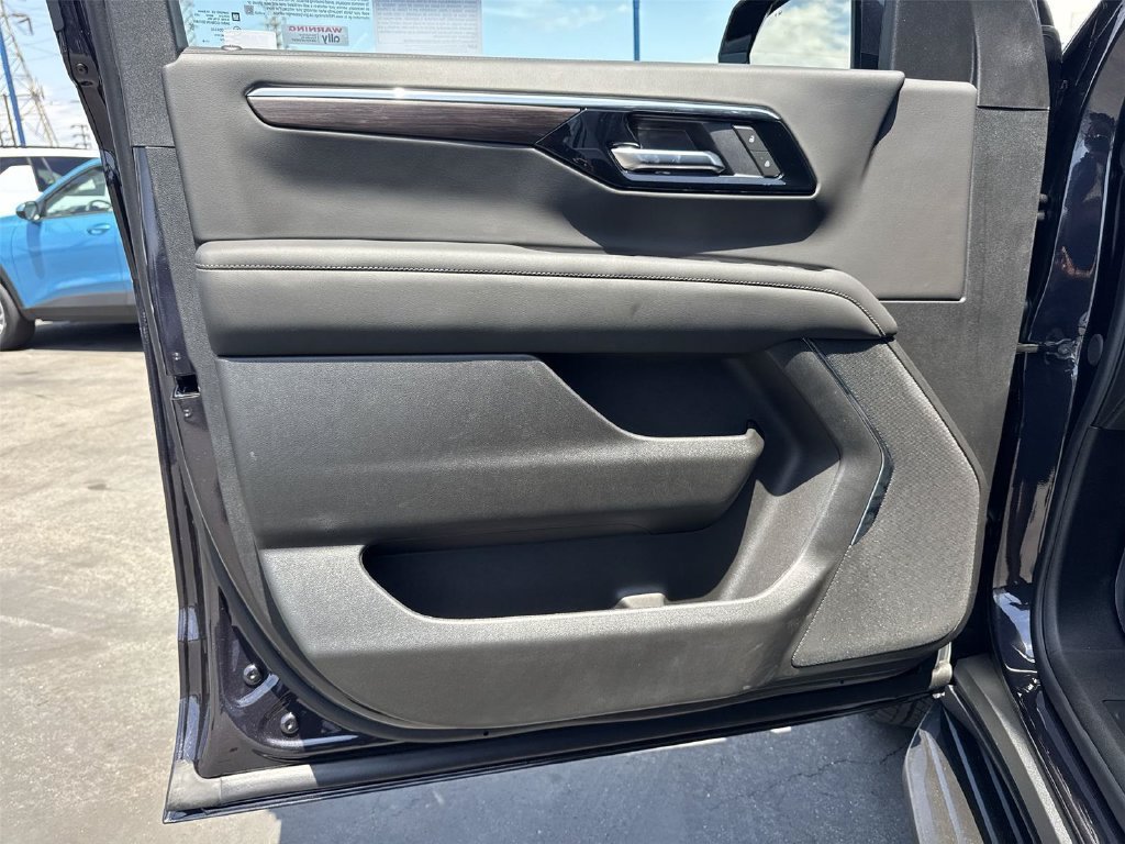 New 2026 Chevrolet Suburban LS RWD image 19