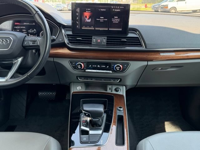 Used 2022 Audi Q5 2.0T Premium Plus w/ Premium Plus Package AWD/4WD image 14