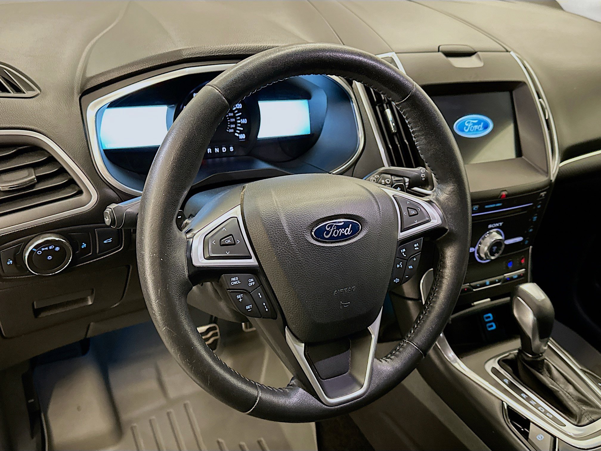 Used 2017 Ford Edge Sport w/ Equipment Group 401A AWD/4WD image 18