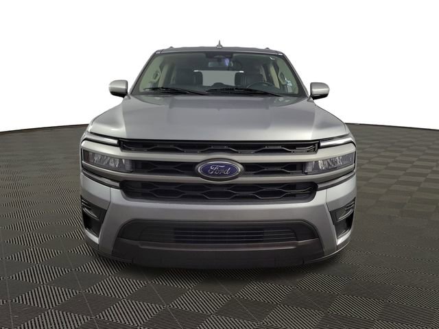 Used 2024 Ford Expedition XLT image 2