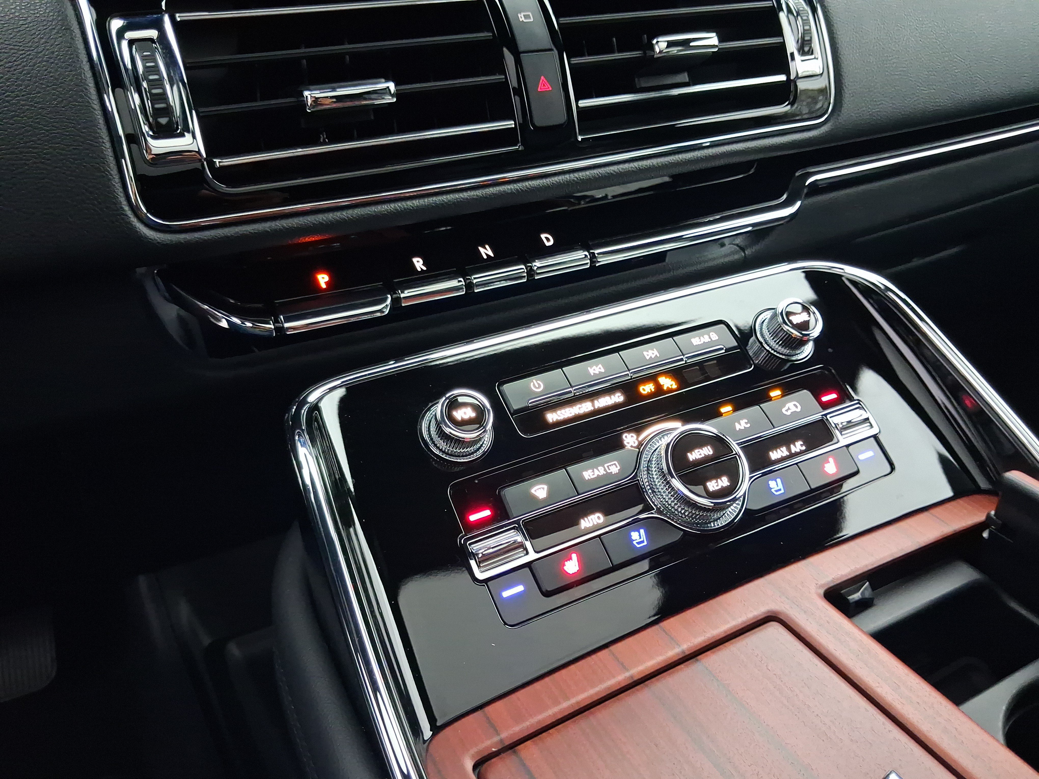 Used 2024 Lincoln Navigator Premiere AWD/4WD image 19