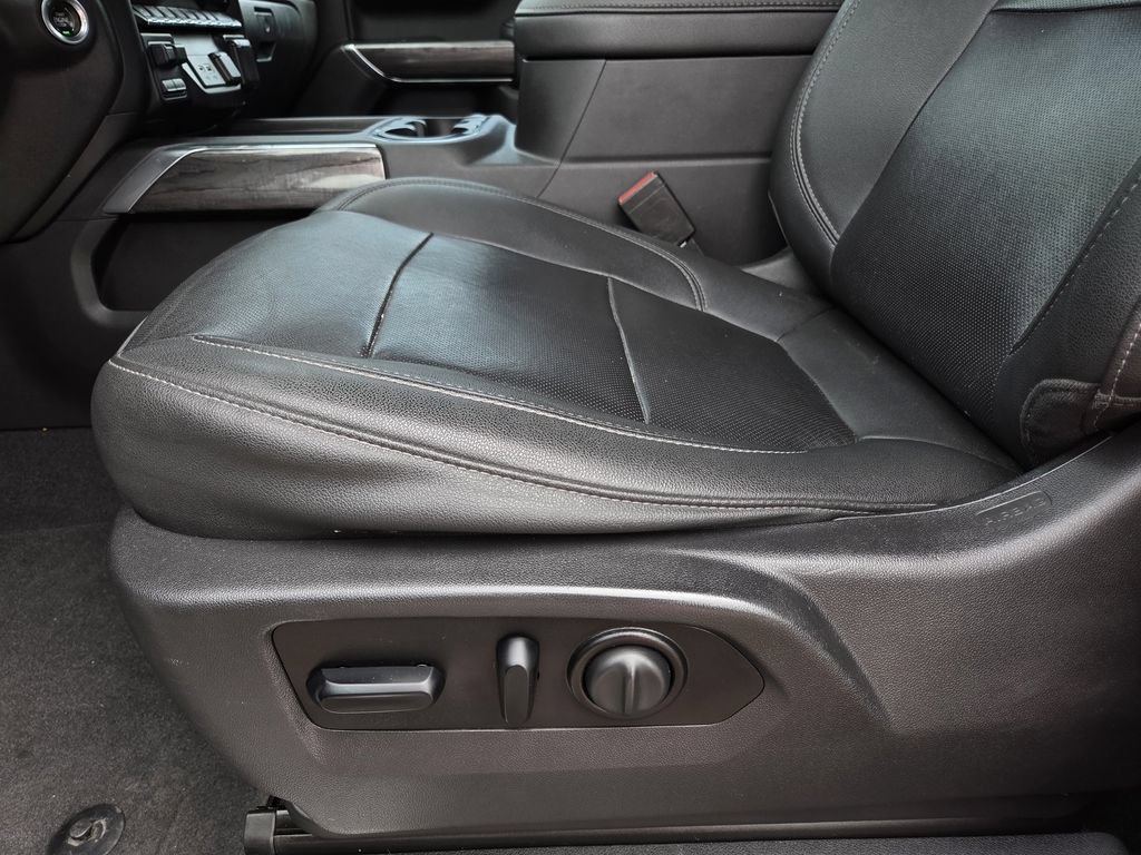 Used 2021 Chevrolet Silverado 1500 LTZ AWD/4WD image 18