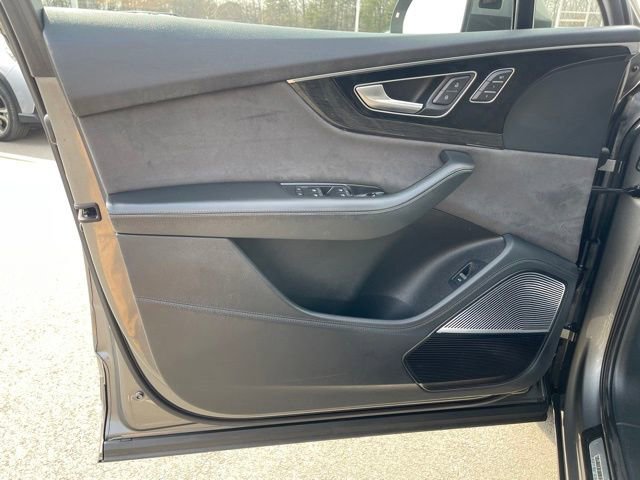 Used 2017 Audi Q7 3.0T Prestige image 16