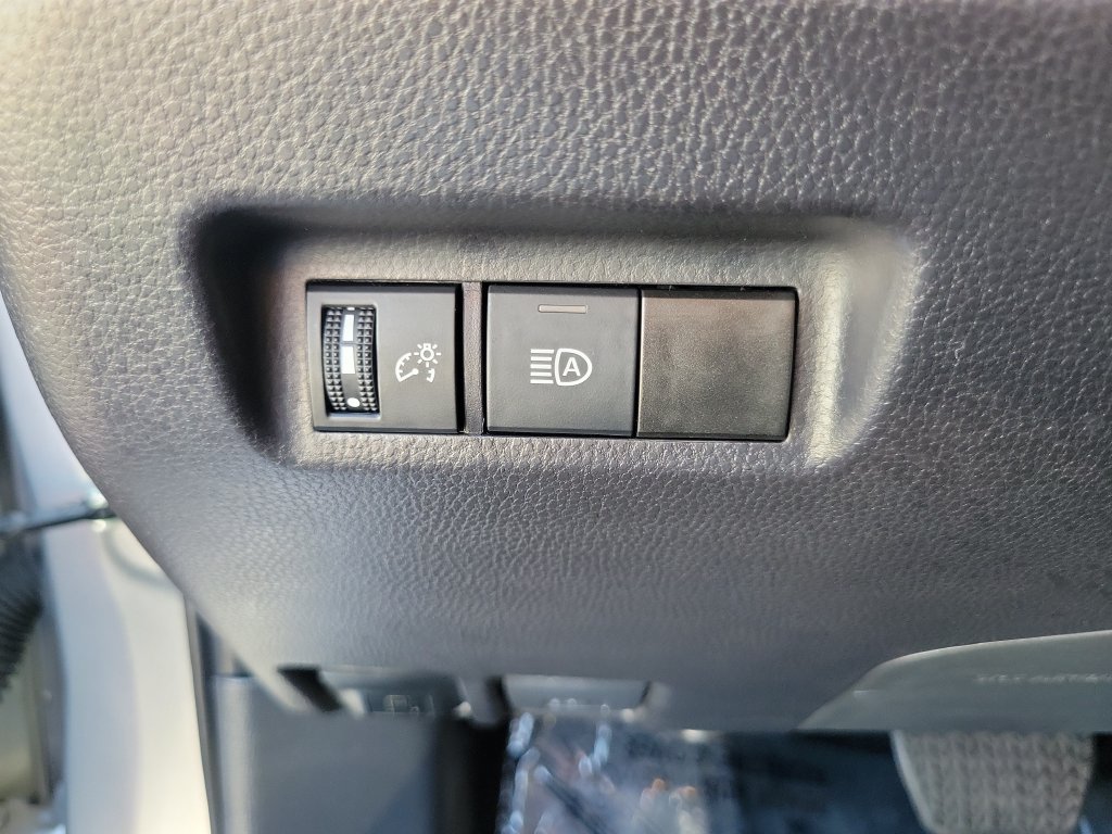 Used 2025 Toyota RAV4 LE FWD image 21