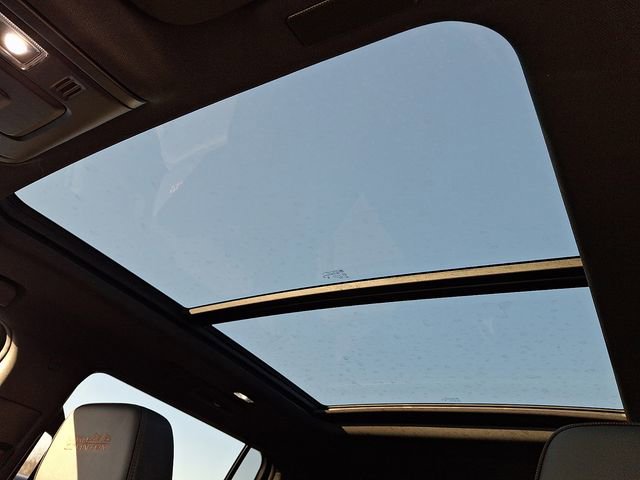 Used 2025 Chevrolet Suburban High Country w/ Sun And Tow Package image 15