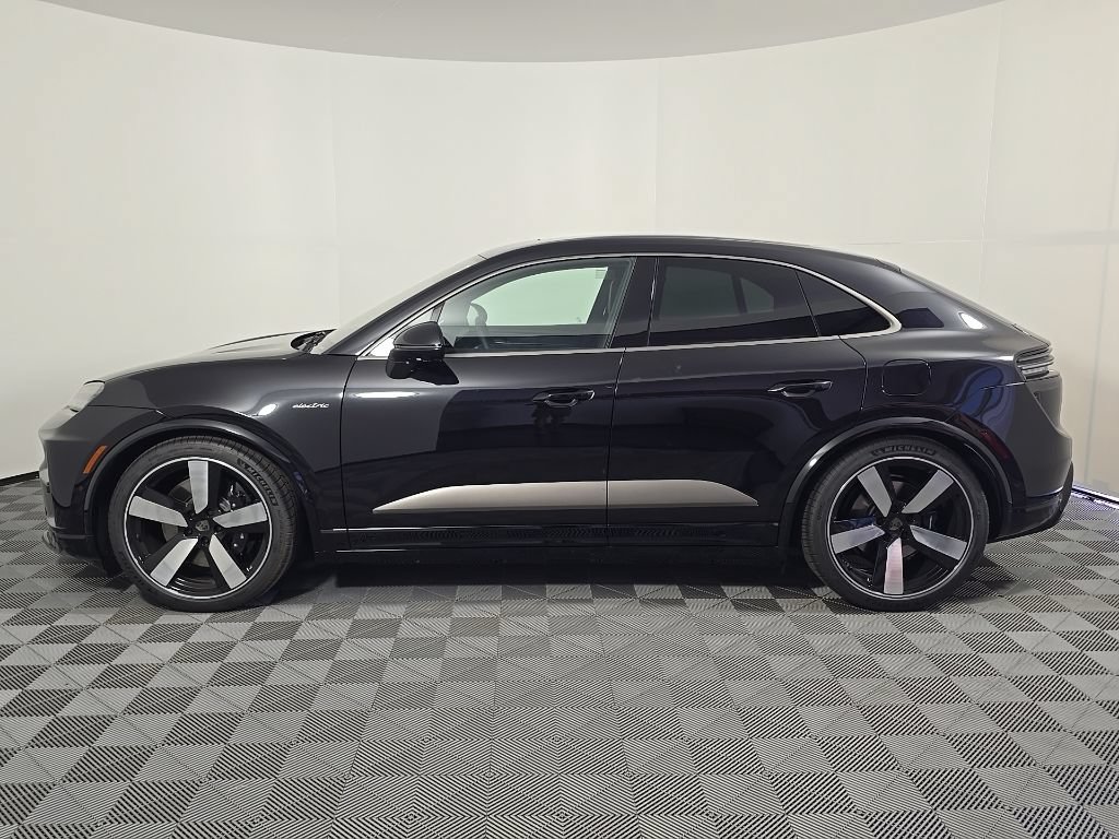 Certified 2025 Porsche Macan Turbo Electric AWD/4WD image 2