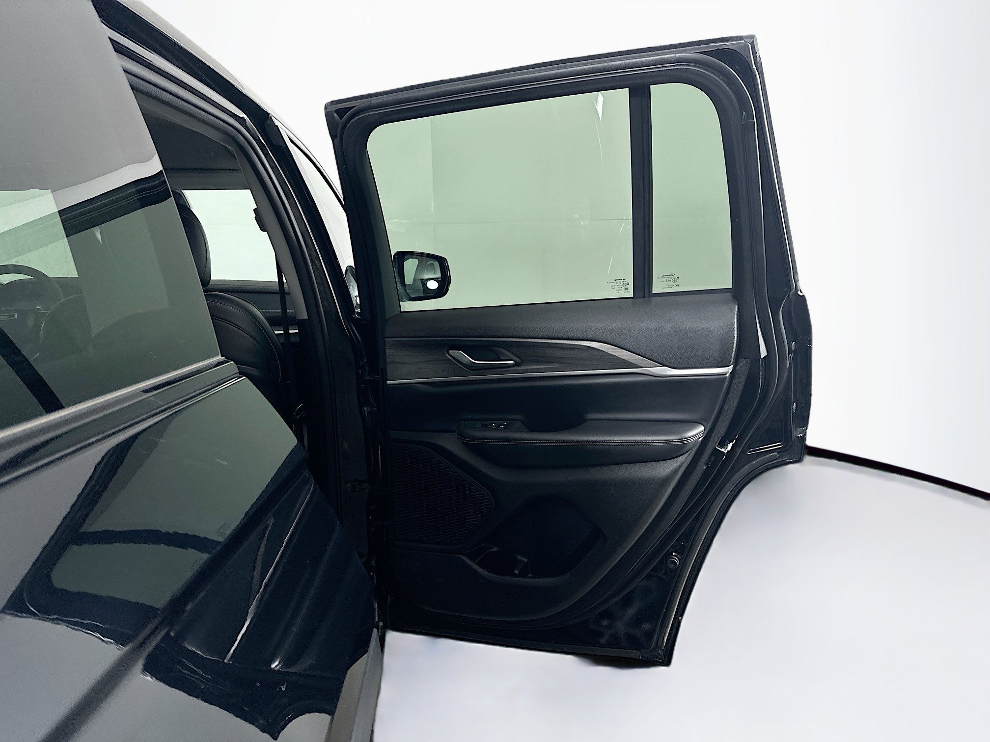 Used 2023 Jeep Grand Cherokee Limited image 31