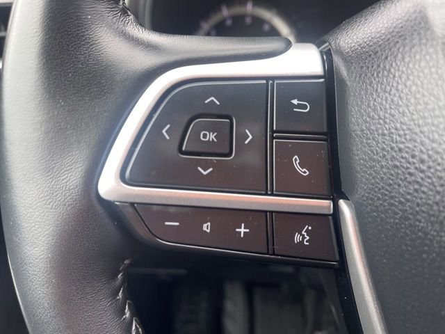 Used 2024 Toyota Highlander LE AWD/4WD image 26