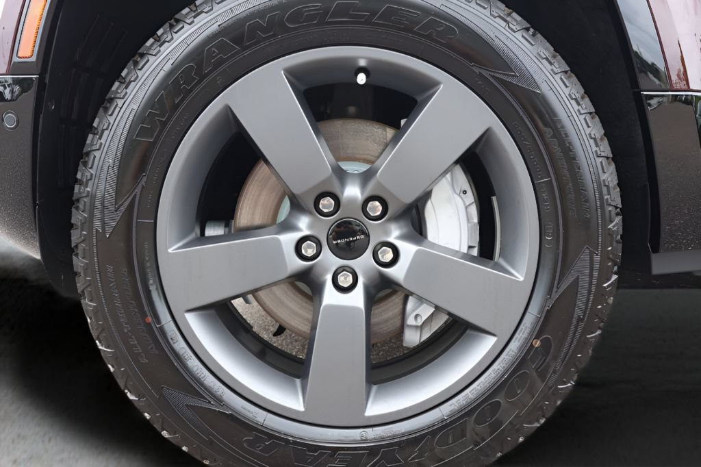 New 2026 Land Rover Defender 90 X-Dynamic SE AWD/4WD image 24