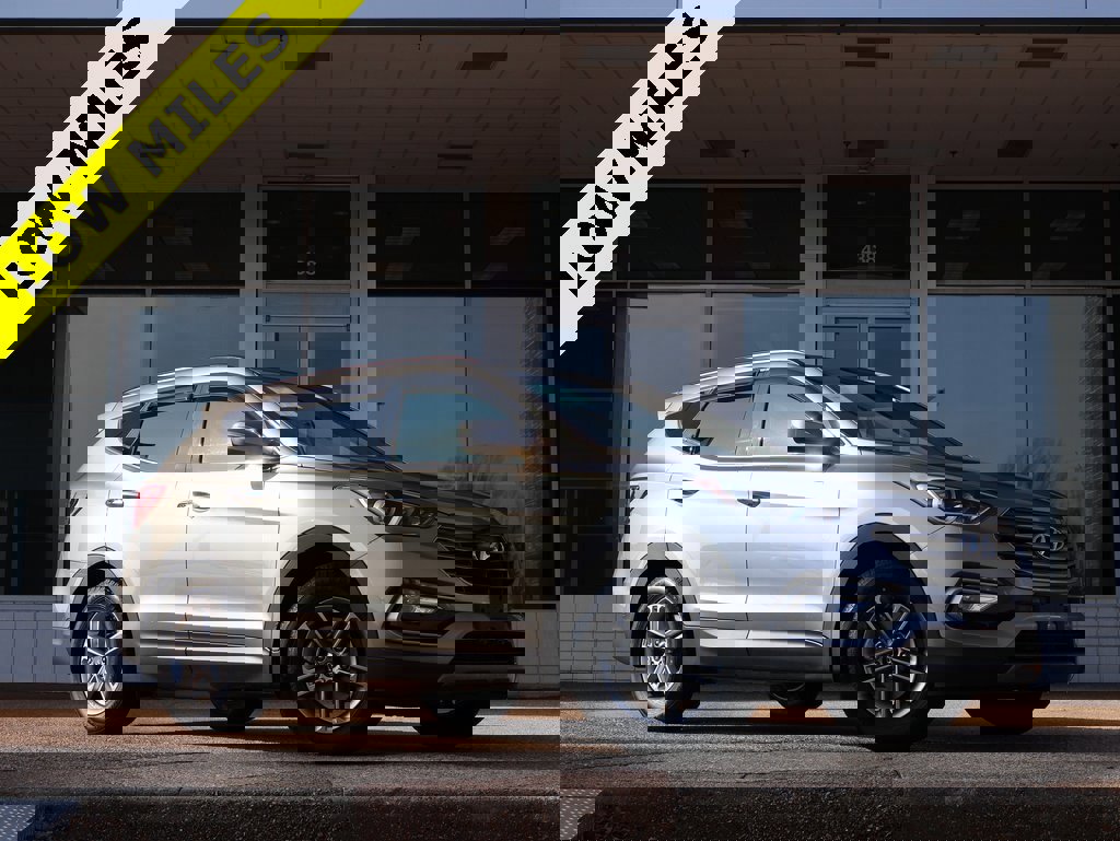 Used 2017 Hyundai Santa Fe Sport image 1