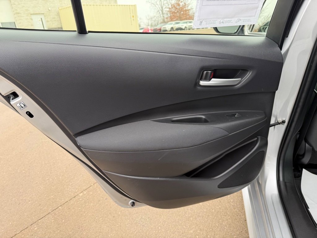 Used 2021 Toyota Corolla LE image 23