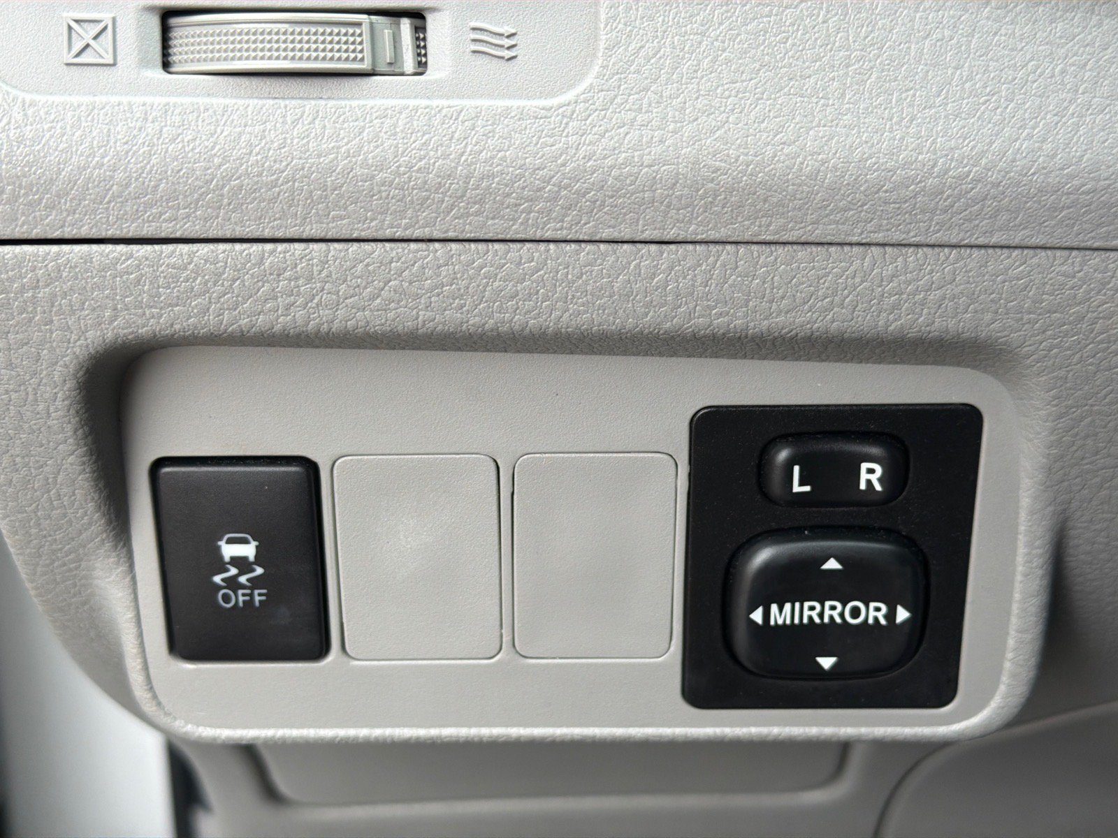 Used 2012 Toyota Corolla LE FWD image 10
