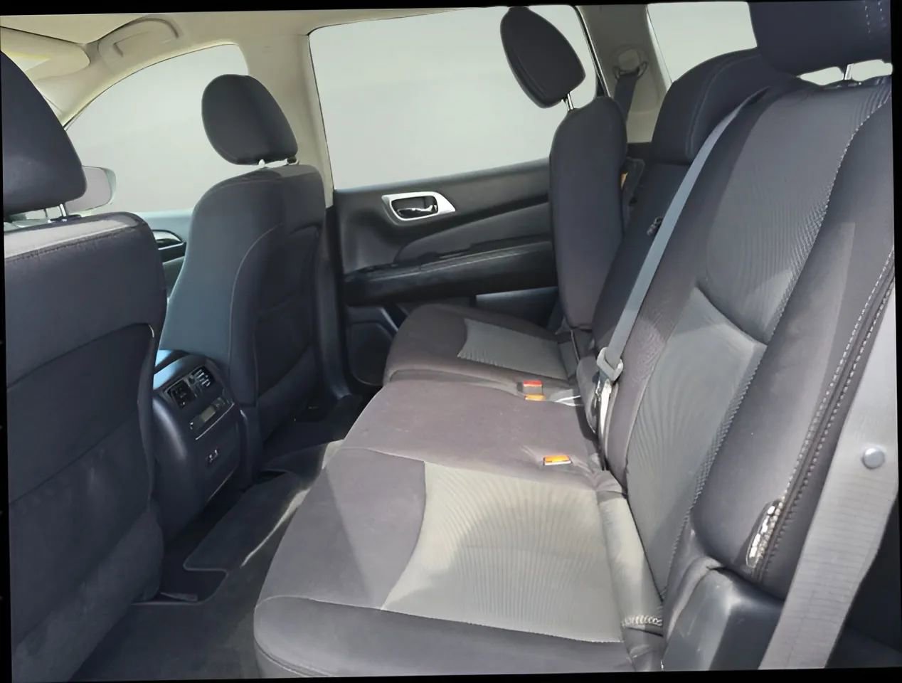 Used 2019 Nissan Pathfinder SV image 12