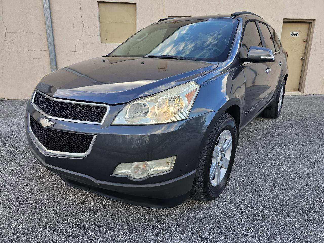 Used 2009 Chevrolet Traverse LT FWD image 11