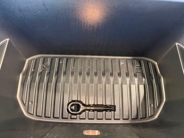 Used 2023 Tesla Model Y Performance AWD/4WD image 39