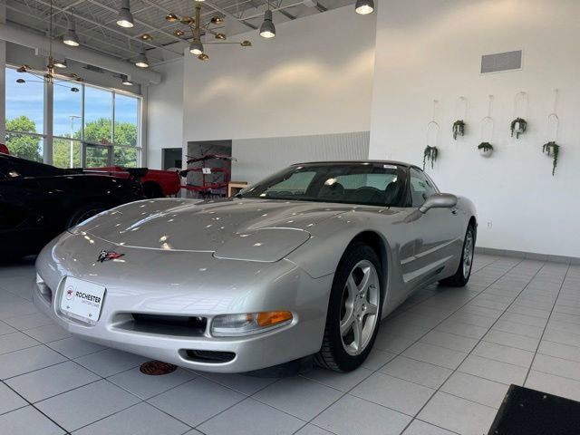 Used 2004 Chevrolet Corvette Coupe w/ Preferred Equipment Group RWD image 20