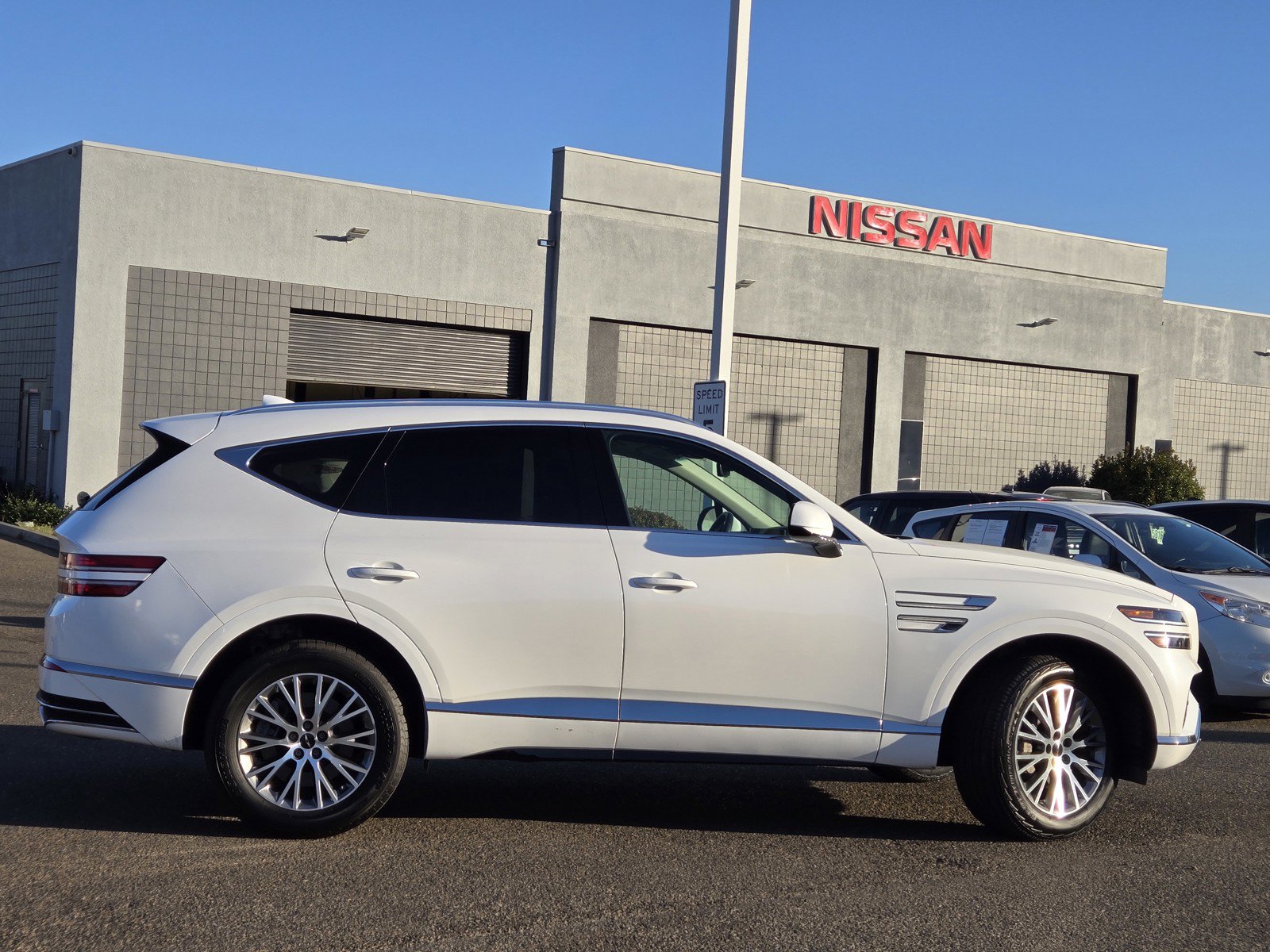 Used 2025 Genesis GV80 2.5T Standard AWD/4WD image 3