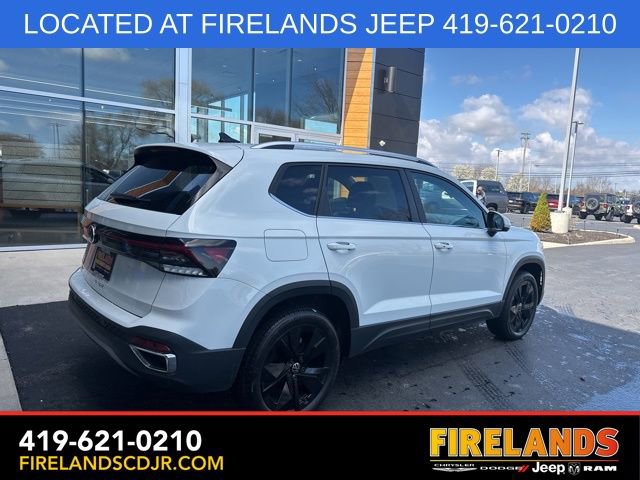 Used 2025 Volkswagen Taos SE image 9