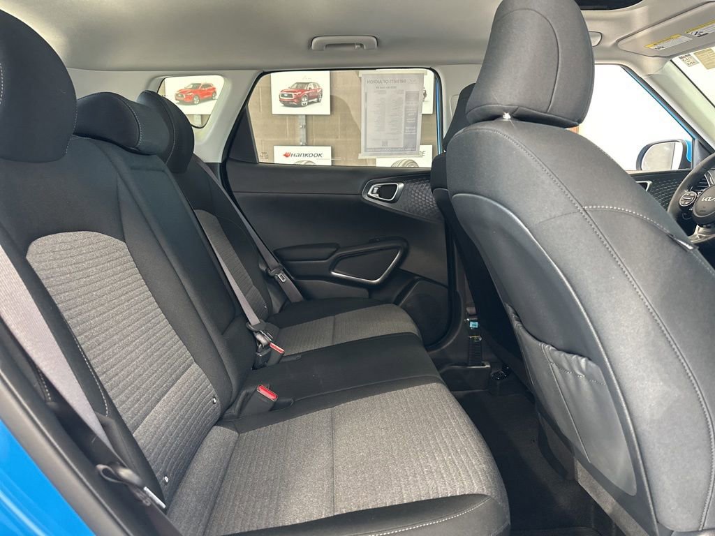 Used 2025 Kia Soul EX FWD image 31