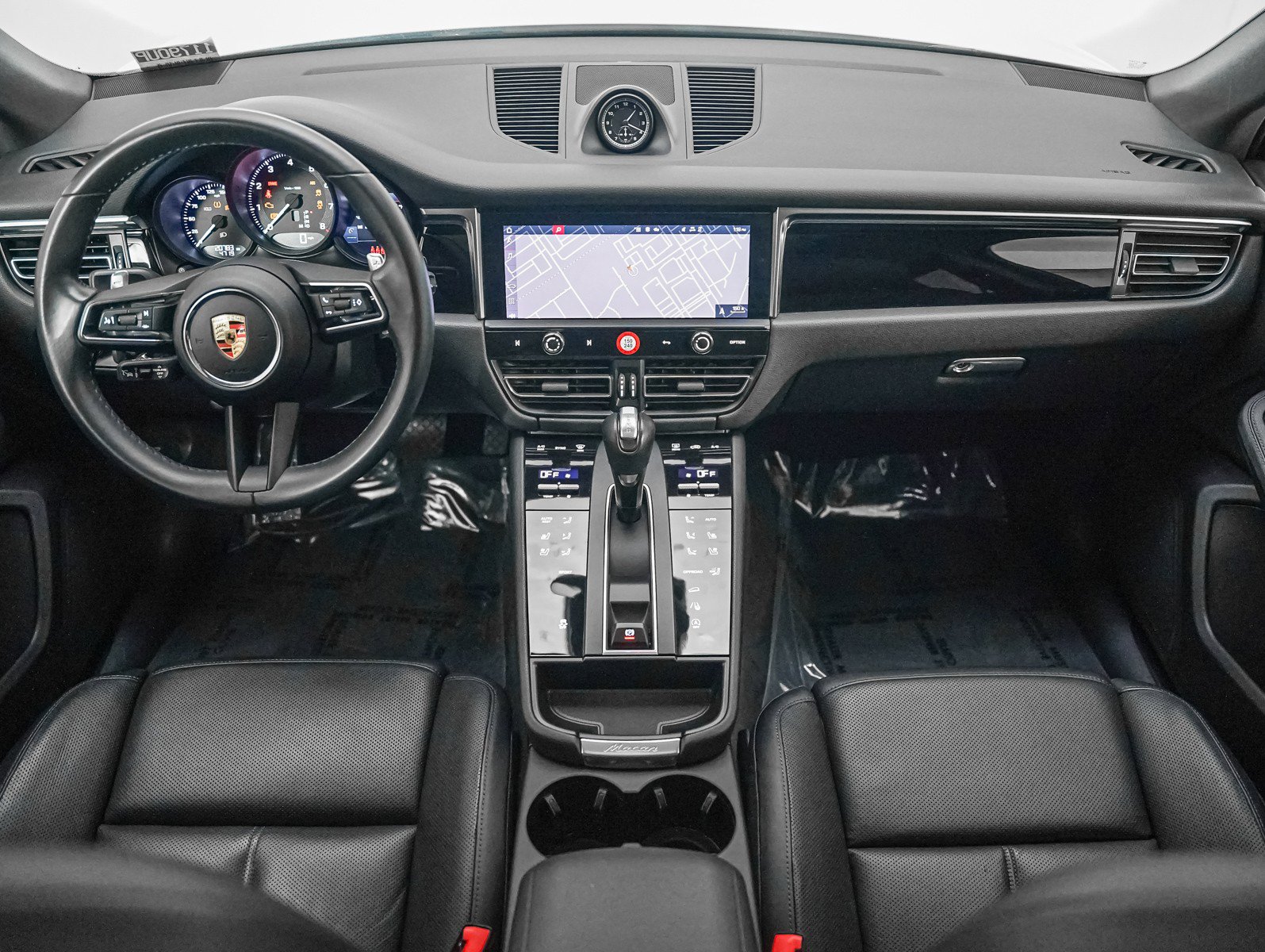 Certified 2023 Porsche Macan image 15