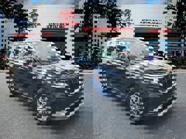 Used 2022 Kia Carnival LX