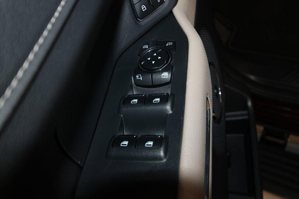 Used 2023 Ford Expedition Limited image 7