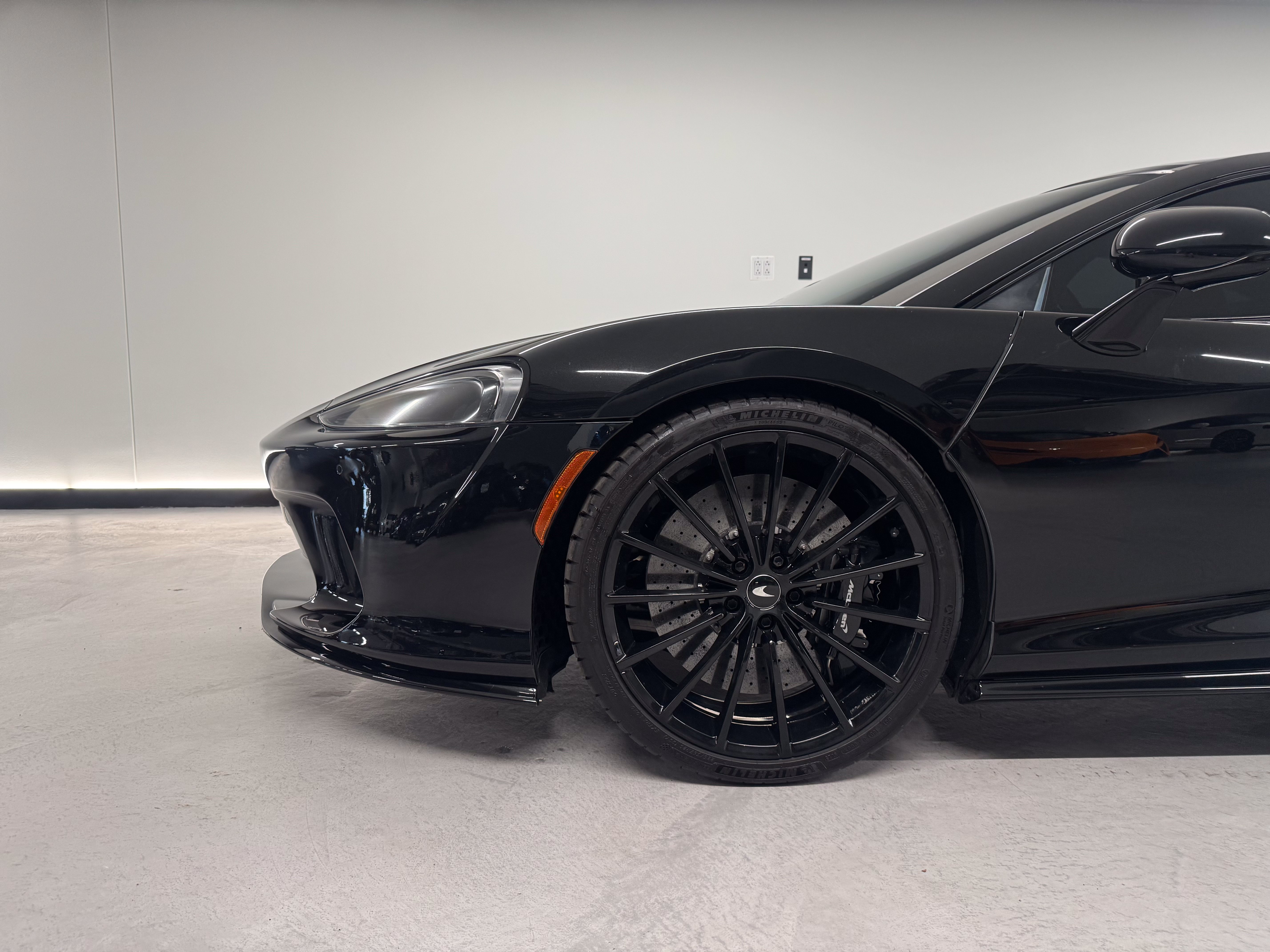 Used 2022 McLaren GT RWD image 7