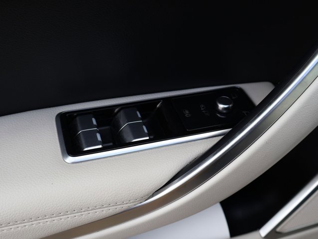 Used 2023 Jaguar XF R-Dynamic SE image 12