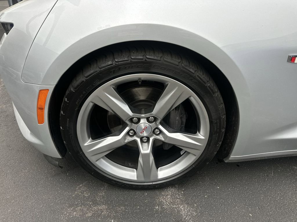 Used 2017 Chevrolet Camaro SS image 10