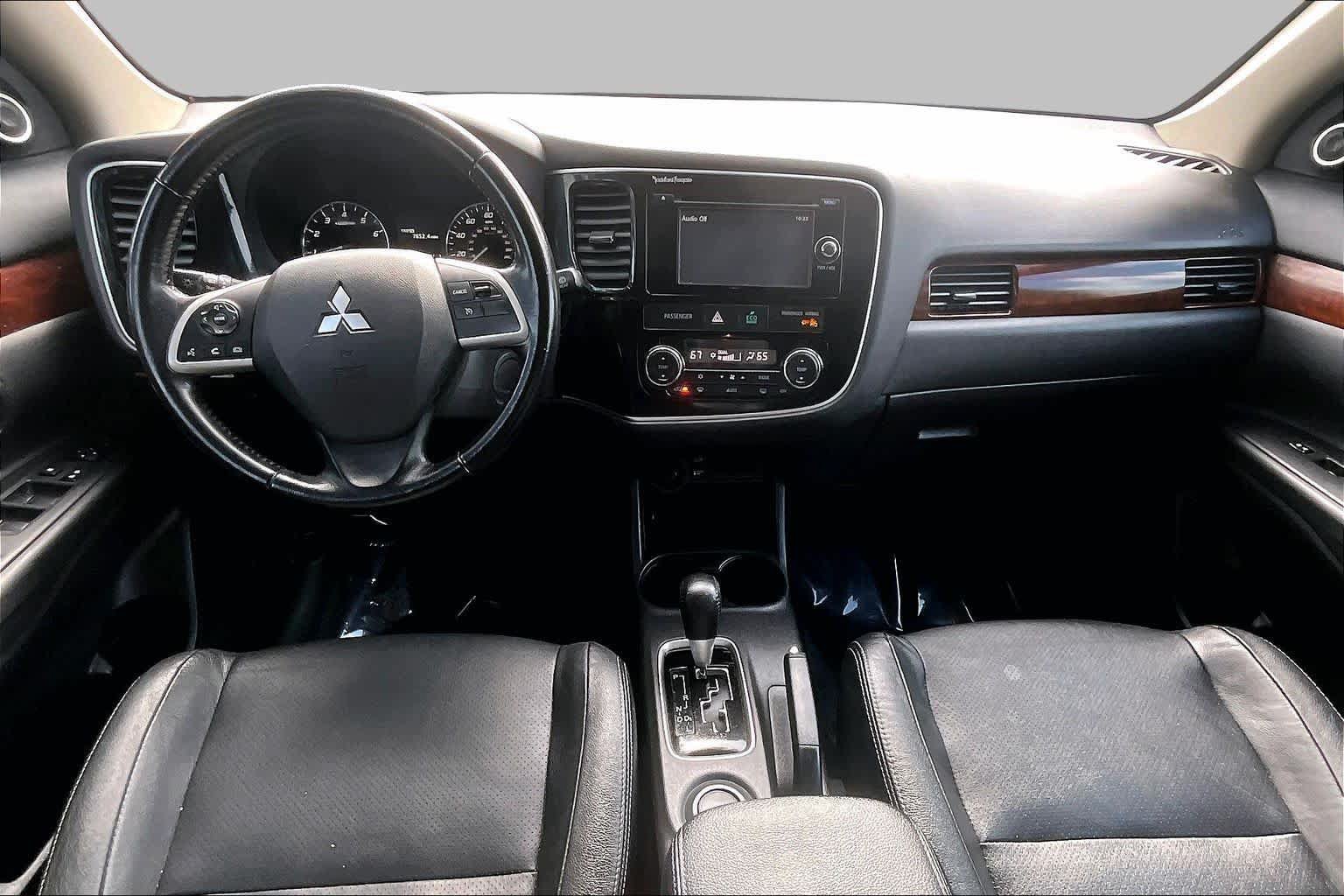 Used 2015 Mitsubishi Outlander SE FWD image 16