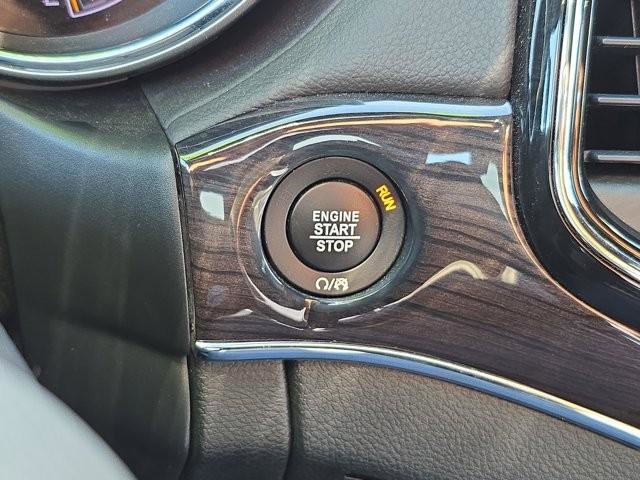 Used 2021 Jeep Grand Cherokee Overland w/ Trailer Tow Group IV image 31