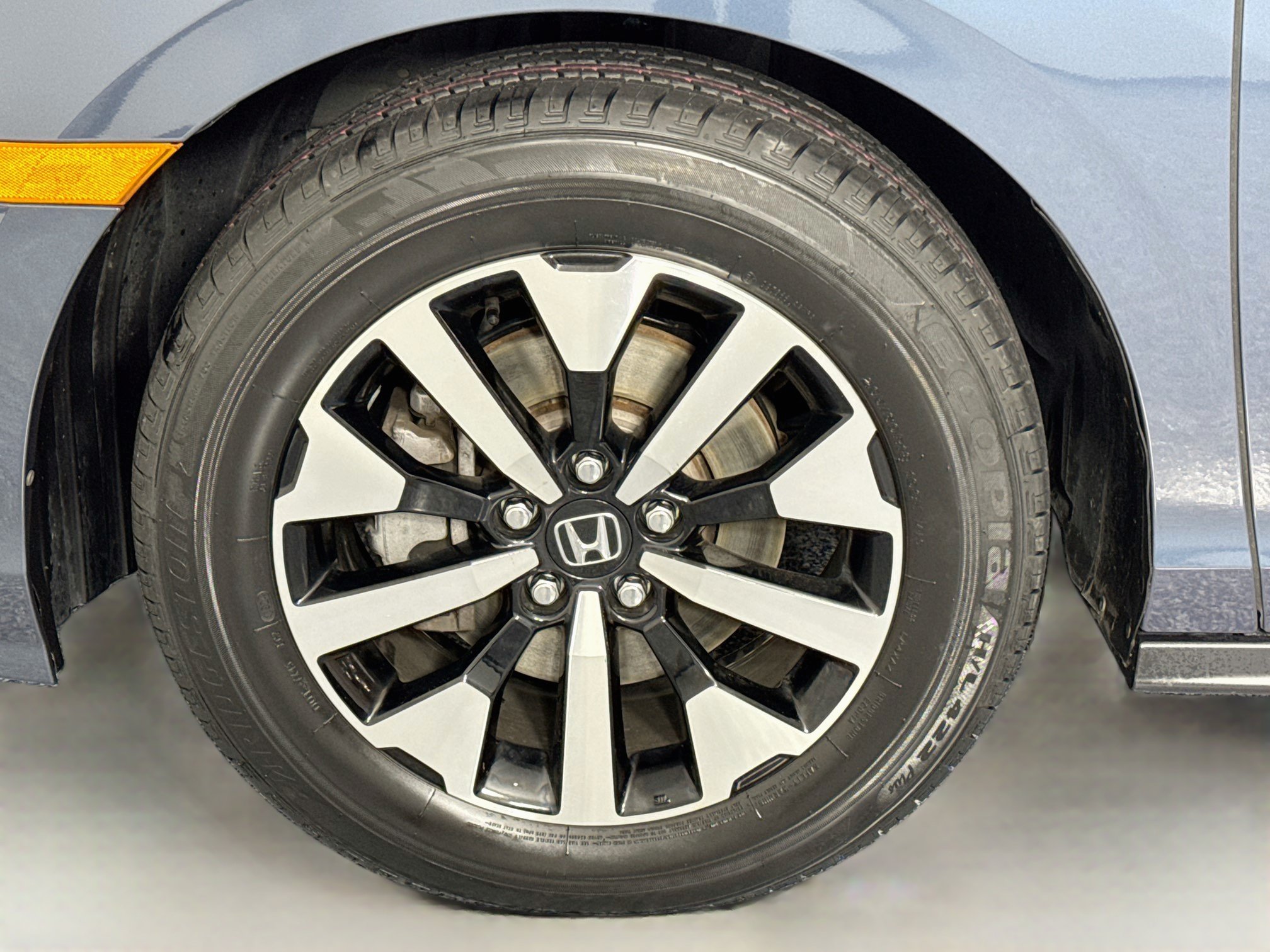 Certified 2025 Honda Odyssey EX-L image 32