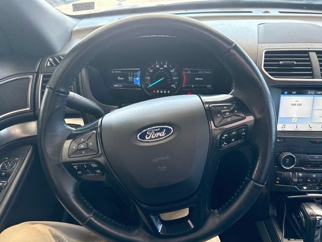 Used 2018 Ford Explorer XLT w/ Equipment Group 202A AWD/4WD image 15