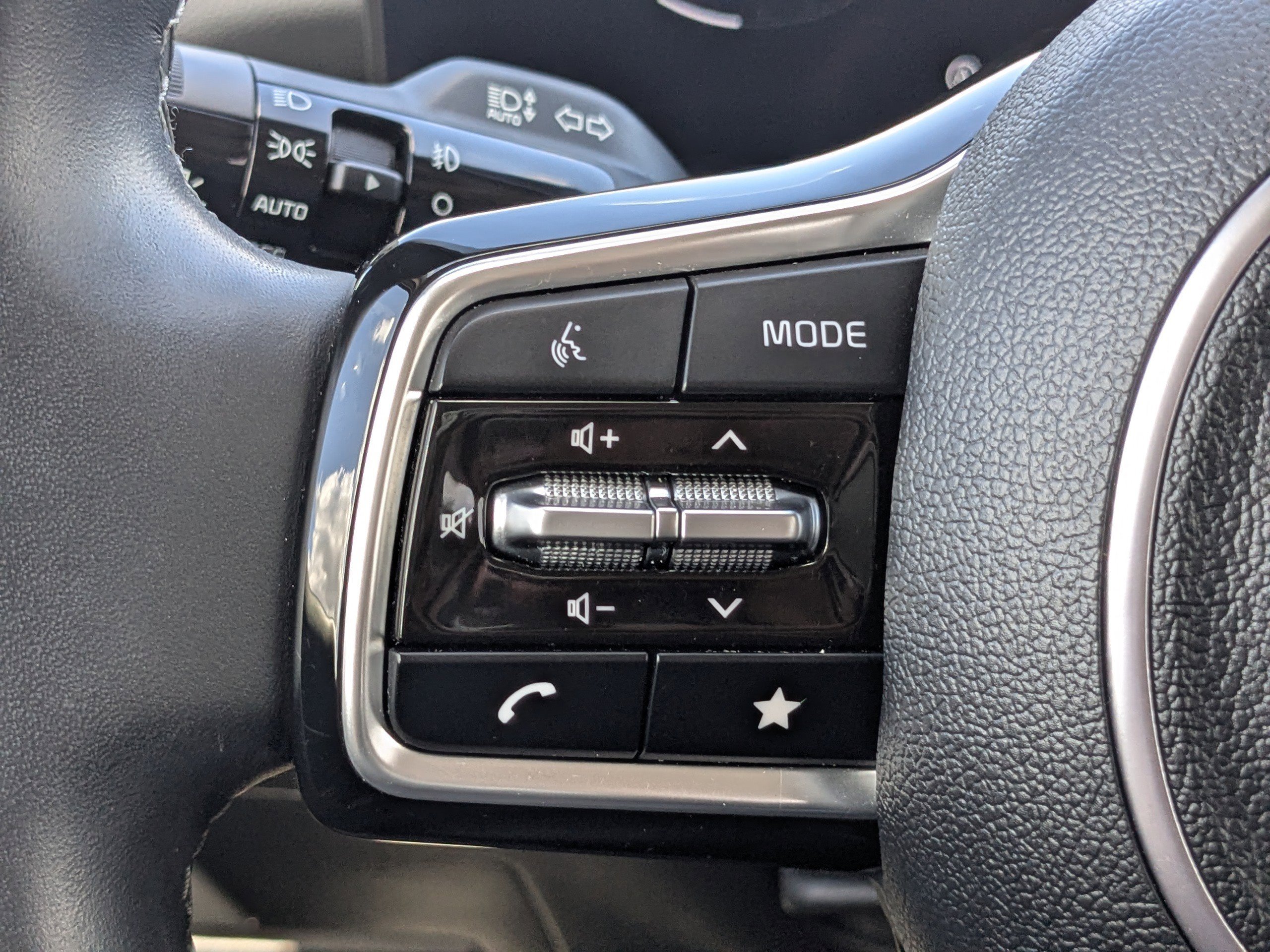 Used 2024 Kia Sorento SX image 26