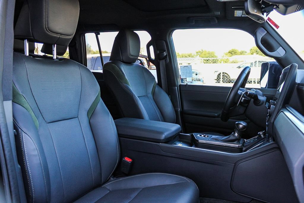 Used 2024 Lexus GX 550 AWD/4WD image 17