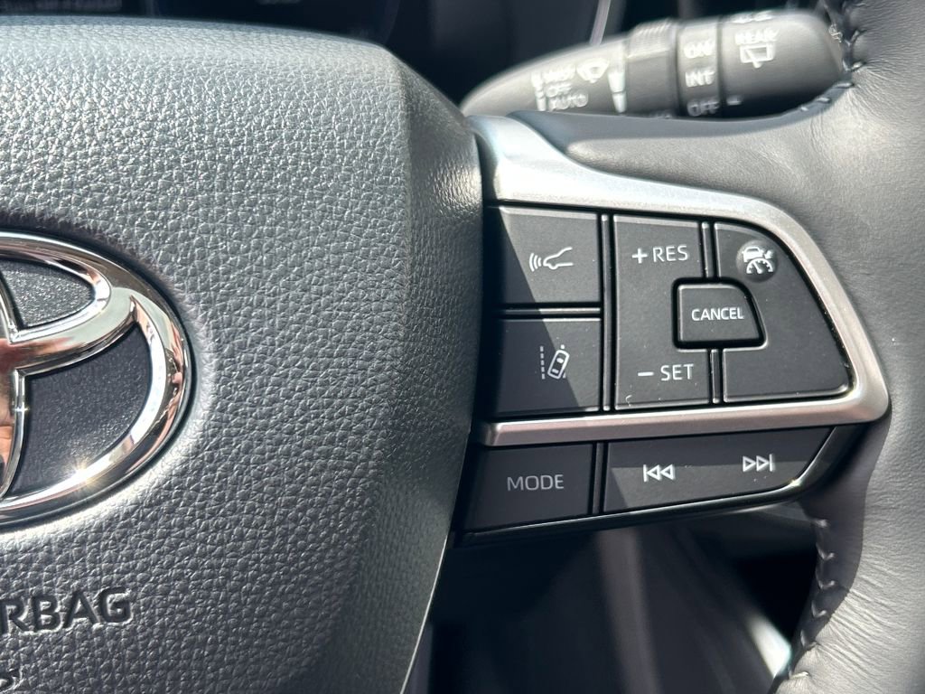 New 2026 Toyota Highlander Platinum image 25