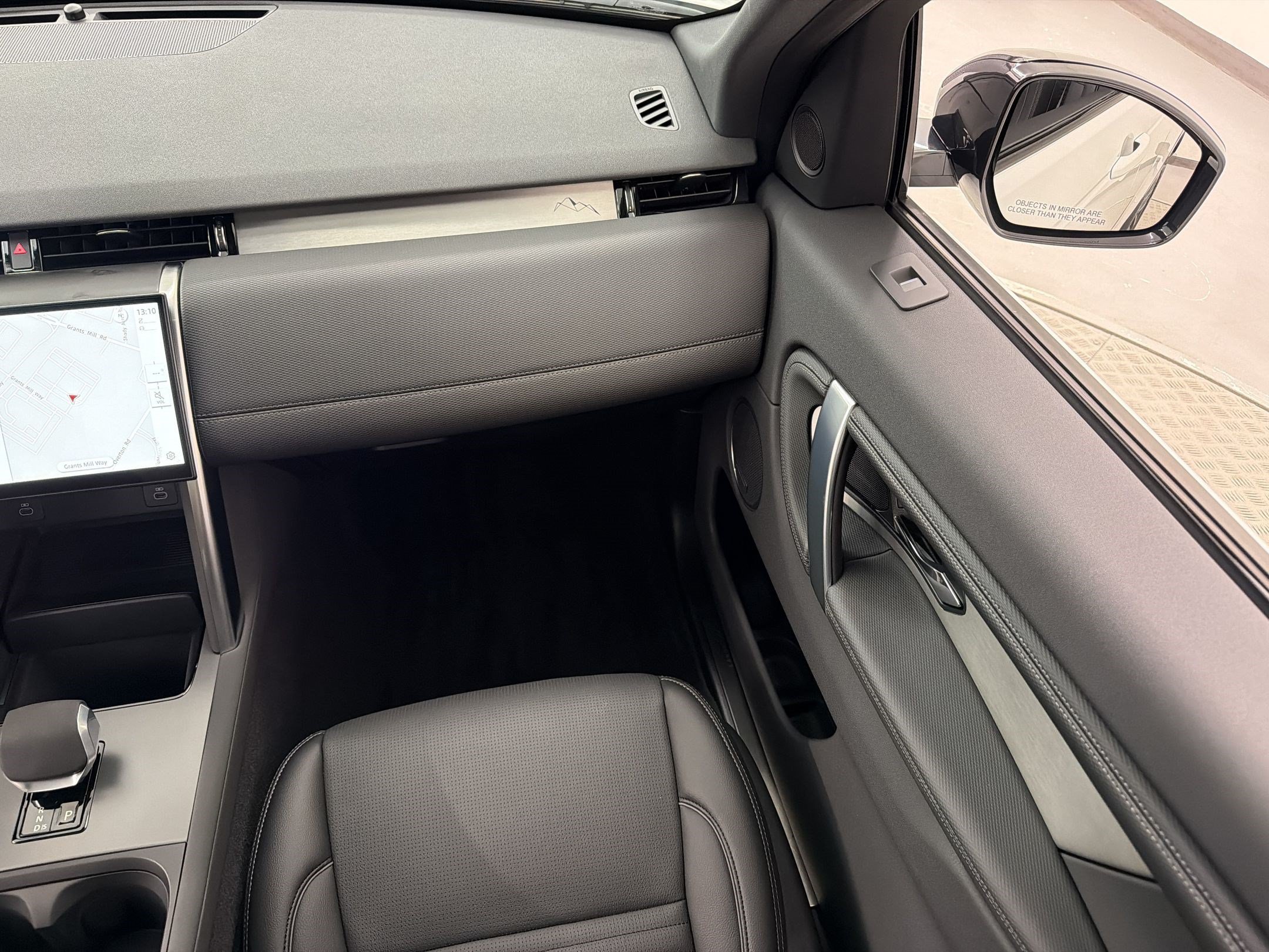 New 2026 Land Rover Discovery Sport Landmark AWD/4WD image 30