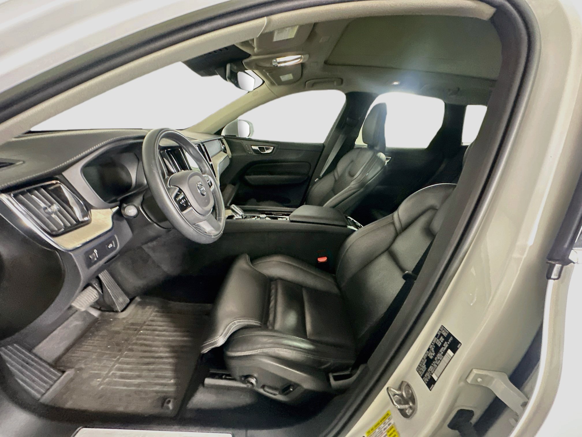 Used 2022 Volvo XC60 B5 Inscription w/ Advanced Package FWD image 13