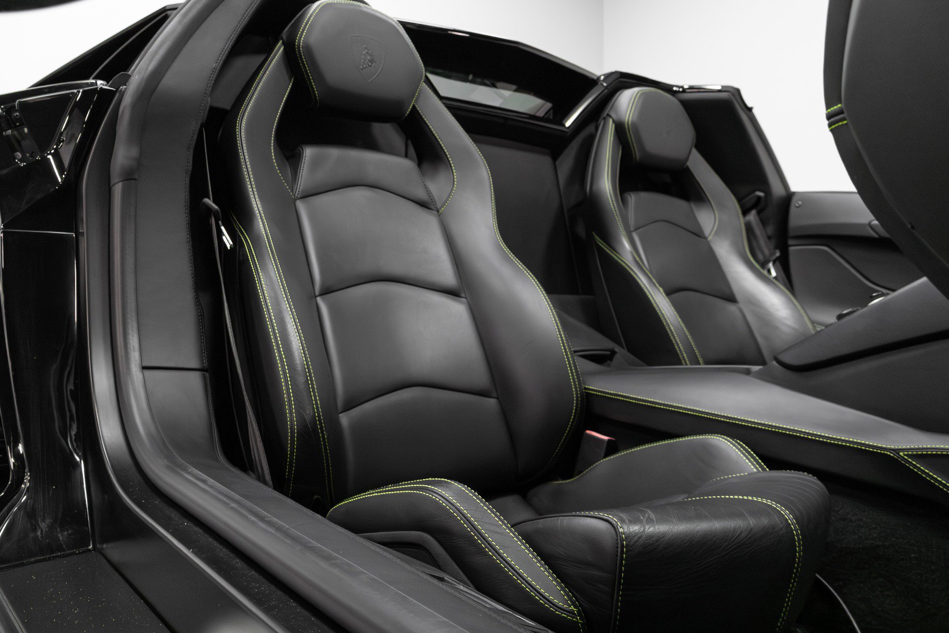 Used 2015 Lamborghini Aventador LP 700-4 image 21