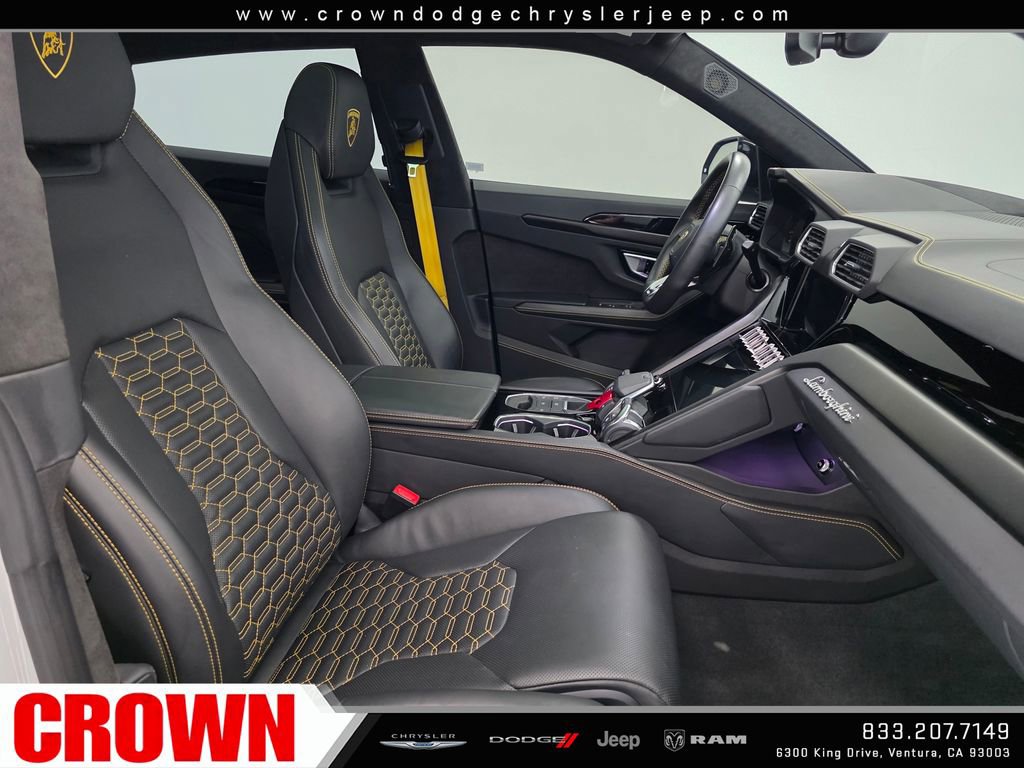 Used 2022 Lamborghini Urus AWD/4WD image 16