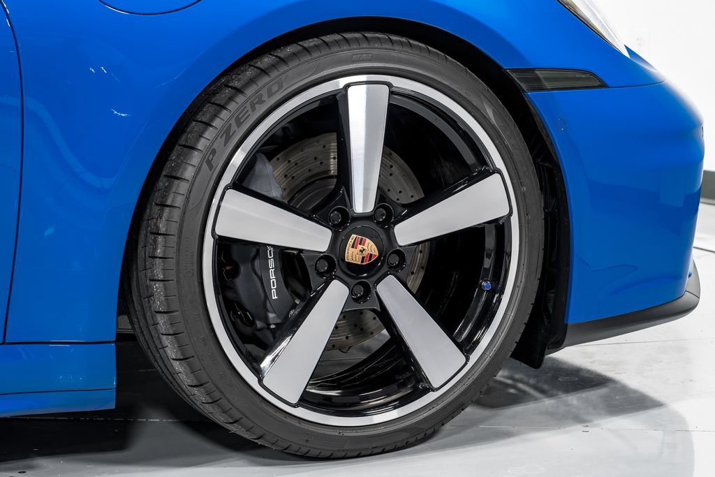 Used 2025 Porsche 911 Carrera RWD image 47